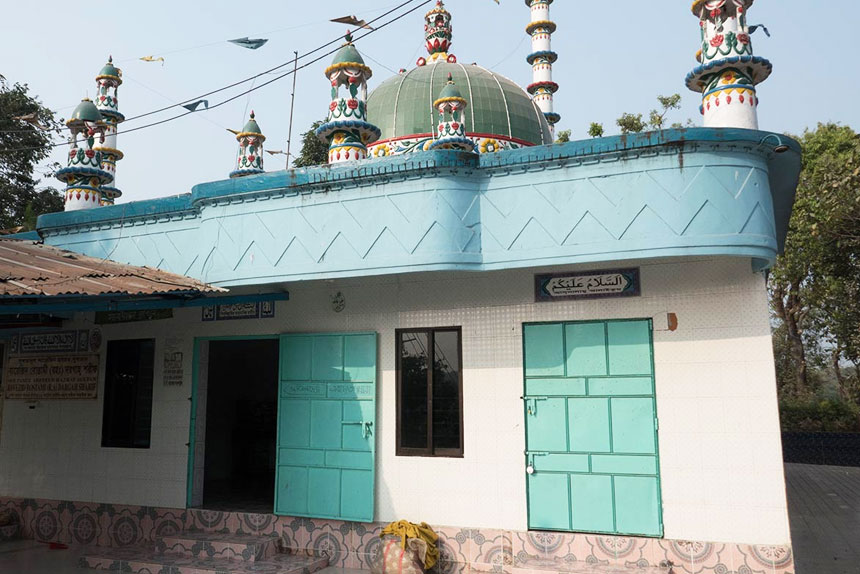 shrine of bayazid bostami